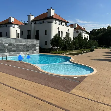 Baltica Heaven Apartmant 95f 아파트 로고보